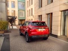 Chery Tiggo 4. Выпускается с 2024 года. Три базовые комплектации. Цены от 2 380 000 до 2 680 000 руб.Двигатель 1.5, бензиновый. Привод передний. КПП: роботизированная.