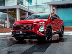 Omoda C5. Выпускается с 2024 года. Шесть базовых комплектаций. Цены от 2 569 900 до 3 309 900 руб.Двигатель 1.6, бензиновый. Привод передний и полный. КПП: вариатор и роботизированная.
