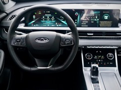 Chery Tiggo 7 Pro MAX PHEV. Выпускается с 2024 года. Одна базовая комплектация. Цена 4 000 000 руб.Двигатель 1.5, гибридный. Привод передний. КПП: роботизированная.