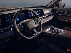 Chery Tiggo 7L. Выпускается с 2024 года. Три базовые комплектации. Цены от 2 780 000 до 3 100 000 руб.Двигатель 1.6, бензиновый. Привод передний. КПП: роботизированная.
