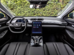 Dongfeng Mage. Выпускается с 2024 года. Две базовые комплектации. Цены от 2 850 000 до 2 950 000 руб.Двигатель 1.5, бензиновый. Привод передний. КПП: роботизированная.