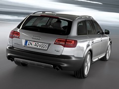 Audi A6 allroad (2006). Выпускается с 2006 года. Три базовые комплектации. Цены от 2 420 804 до 3 190 310 руб.Двигатель от 3.0 до 4.2, дизельный и бензиновый. Привод полный. КПП: автоматическая.