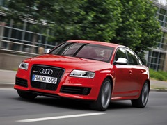 Audi RS6. Выпускается с 2008 года. Одна базовая комплектация. Цена 4 690 900 руб.Двигатель 5.0, бензиновый. Привод полный. КПП: автоматическая.