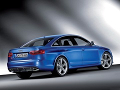 Audi RS6. Выпускается с 2008 года. Одна базовая комплектация. Цена 4 690 900 руб.Двигатель 5.0, бензиновый. Привод полный. КПП: автоматическая.