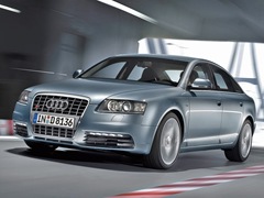 Audi S6 (2006). Выпускается с 2006 года. Одна базовая комплектация. Цена 3 845 100 руб.Двигатель 5.2, бензиновый. Привод полный. КПП: автоматическая.