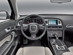 Audi S6 Avant (2006). Выпускается с 2006 года. Одна базовая комплектация. Цена 3 922 100 руб.Двигатель 5.2, бензиновый. Привод полный. КПП: автоматическая.