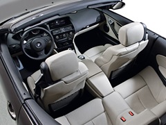 BMW M6 Cabrio (2004). Выпускается с 2004 года. Одна базовая комплектация. Цена 6 993 000 руб.Двигатель 5.0, бензиновый. Привод задний. КПП: автоматическая.