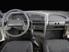Lada Samara hatchback 3D. Выпускается с 2004 года. Две базовые комплектации. Цены от 260 900 до 265 900 руб.Двигатель 1.6, бензиновый. Привод передний. КПП: механическая.