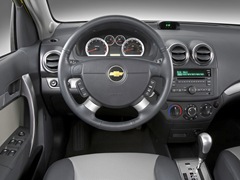 Chevrolet Aveo 5D. Выпускается с 2003 года. Шесть базовых комплектаций. Цены от 400 400 до 511 600 руб.Двигатель от 1.2 до 1.4, бензиновый. Привод передний. КПП: механическая и автоматическая.