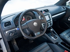 Volkswagen Scirocco. Выпускается с 2008 года. Пять базовых комплектаций. Цены от 1 049 000 до 1 407 000 руб.Двигатель от 1.4 до 2.0, бензиновый. Привод передний. КПП: механическая и роботизированная.