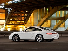 Porsche 911 Carrera Coupe (997). Выпускается с 2004 года. Четыре базовые комплектации. Цены от 5 061 000 до 6 095 000 руб.Двигатель от 3.6 до 3.8, бензиновый. Привод полный и задний. КПП: механическая.