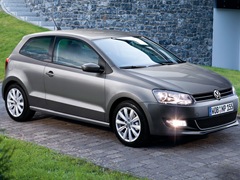 Volkswagen Polo 3D. Выпускается с 2009 года. Семь базовых комплектаций. Цены от 525 000 до 694 000 руб.Двигатель от 1.2 до 1.4, бензиновый. Привод передний. КПП: механическая и роботизированная.