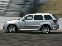 Jeep Grand Cherokee SRT8 (2005). Выпускается с 2005 года. Одна базовая комплектация. Цена 7 887 264 руб.Двигатель 6.1, бензиновый. Привод полный. КПП: автоматическая.