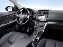 Mazda 6 Sedan. Выпускается с 2007 года. Девять базовых комплектаций. Цены от 767 000 до 1 214 000 руб.Двигатель от 1.8 до 2.5, бензиновый. Привод передний. КПП: механическая и автоматическая.