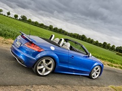 Audi TT RS Roadster. Выпускается с 2009 года. Одна базовая комплектация. Цена 2 952 000 руб.Двигатель 2.5, бензиновый. Привод полный. КПП: роботизированная.