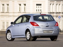Nissan Tiida 5D (2004). Выпускается с 2004 года. Цена пока неизвестна.