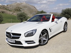 Mercedes-Benz SL. Выпускается с 2012 года. Две базовые комплектации. Цены от 6 600 000 до 8 100 000 руб.Двигатель от 3.0 до 4.7, бензиновый. Привод задний. КПП: автоматическая.