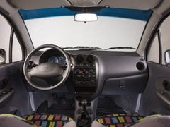 Daewoo Matiz. Выпускается с 1998 года. Четыре базовые комплектации. Марка ликвидирована в 2015 году.Двигатель от 0.8 до 1.0, бензиновый. Привод передний. КПП: механическая.