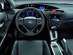 Honda Civic 5D. Выпускается с 2012 года. Три базовые комплектации. Цены от 929 000 до 1 129 000 руб.Двигатель 1.8, бензиновый. Привод передний. КПП: автоматическая.
