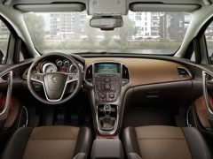 Opel Astra Sedan. Выпускается с 2012 года. Семь базовых комплектаций. Цена пока неизвестна.Двигатель от 1.4 до 1.6, бензиновый. Привод передний. КПП: автоматическая и механическая.