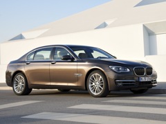 BMW 7 Series Limousine (2008). Выпускается с 2008 года. Семь базовых комплектаций. Цены от 3 892 000 до 7 182 000 руб.Двигатель от 3.0 до 6.0, бензиновый и дизельный. Привод задний и полный. КПП: автоматическая.
