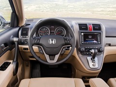 Honda CR-V (2007). Выпускается с 2007 года. Шесть базовых комплектаций. Цены от 1 149 000 до 1 479 000 руб.Двигатель от 2.0 до 2.4, бензиновый. Привод полный. КПП: механическая и автоматическая.