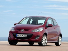 Mazda 2. Выпускается с 2008 года. Пять базовых комплектаций. Цены от 585 000 до 738 000 руб.Двигатель от 1.3 до 1.5, бензиновый. Привод передний. КПП: механическая и автоматическая.