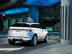 Land Rover Range Rover Evoque Coupe. Выпускается с 2011 года. Четыре базовые комплектации. Цены от 3 582 000 до 4 348 000 руб.Двигатель 2.0, дизельный и бензиновый. Привод полный. КПП: автоматическая.