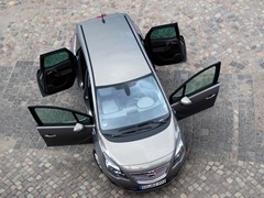 Opel Meriva. Выпускается с 2010 года. Девять базовых комплектаций. Цена пока неизвестна.Двигатель 1.4, бензиновый. Привод передний. КПП: механическая и автоматическая.