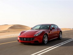 Ferrari FF. Выпускается с 2011 года. Одна базовая комплектация. Цена 14 273 524 руб.Двигатель 6.3, бензиновый. Привод полный. КПП: роботизированная.
