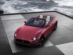 Maserati GranCabrio. Выпускается с 2010 года. Одна базовая комплектация. Цена 16 230 376 руб.Двигатель 4.7, бензиновый. Привод задний. КПП: автоматическая.
