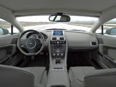 Aston Martin Vantage. Выпускается с 2005 года. Четыре базовые комплектации. Цены от 13 183 840 до 20 933 800 руб.Двигатель от 4.7 до 5.9, бензиновый. Привод задний. КПП: механическая и автоматическая.