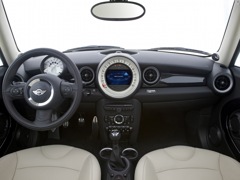 MINI Cooper S Clubman (2007). Выпускается с 2007 года. Две базовые комплектации. Цены от 1 169 232 до 1 340 000 руб.Двигатель 1.6, бензиновый. Привод передний. КПП: механическая.