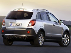 Opel Antara. Выпускается с 2007 года. Три базовые комплектации. Цена пока неизвестна.Двигатель от 2.2 до 2.4, бензиновый и дизельный. Привод полный. КПП: автоматическая.