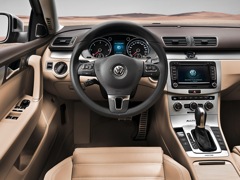 Volkswagen Passat Alltrack (2012). Выпускается с 2012 года. Одна базовая комплектация. Цена 1 867 000 руб.Двигатель 2.0, бензиновый. Привод полный. КПП: роботизированная.