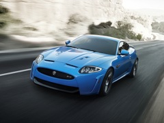 Jaguar XKR-S Coupe. Выпускается с 2011 года. Одна базовая комплектация. Цена 7 420 000 руб.Двигатель 5.0, бензиновый. Привод задний. КПП: автоматическая.