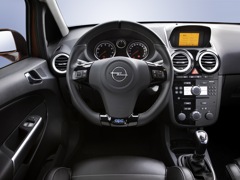 Opel Corsa OPC. Выпускается с 2006 года. Одна базовая комплектация. Цена 945 000 руб.Двигатель 1.6, бензиновый. Привод передний. КПП: механическая.
