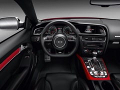 Audi RS5 (2010). Выпускается с 2010 года. Одна базовая комплектация. Цена 4 800 000 руб.Двигатель 4.2, бензиновый. Привод полный. КПП: роботизированная.