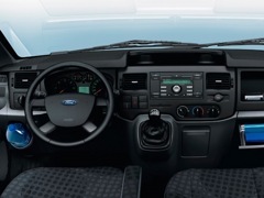 Ford Transit Tourneo. Выпускается с 2006 года. Три базовые комплектации. Цены от 1 261 500 до 1 347 500 руб.Двигатель 2.2, дизельный. Привод передний. КПП: механическая.