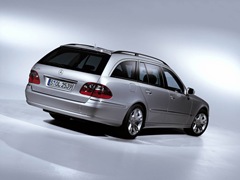 Mercedes-Benz E-Class Estate. Выпускается с 2002 года. Семь базовых комплектаций. Цены от 2 195 600 до 3 894 000 руб.Двигатель от 1.8 до 5.5, бензиновый. Привод задний и полный. КПП: механическая и автоматическая.