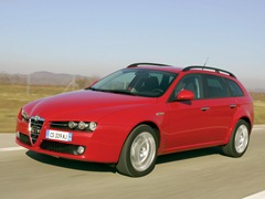 Alfa Romeo 159 Sportwagon. Выпускается с 2005 года. Две базовые комплектации. Цены от 1 185 000 до 1 500 000 руб.Двигатель от 1.8 до 2.2, бензиновый. Привод передний. КПП: механическая и роботизированная.