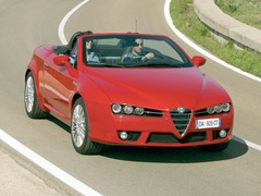 Alfa Romeo Spider. Выпускается с 2006 года. Четыре базовые комплектации. Цена пока неизвестна.Двигатель от 2.2 до 3.2, бензиновый. Привод передний и полный. КПП: механическая, роботизированная и автоматическая.