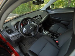 Mitsubishi Lancer X Ralliart Sportback. Выпускается с 2008 года. Одна базовая комплектация. Цена 1 299 000 руб.Двигатель 2.0, бензиновый. Привод полный. КПП: роботизированная.