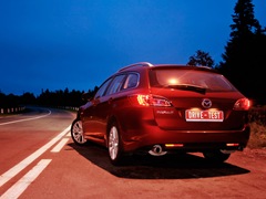 Mazda 6 Wagon. Выпускается с 2007 года. Три базовые комплектации. Цены от 912 000 до 1 032 000 руб.Двигатель от 1.8 до 2.0, бензиновый. Привод передний. КПП: механическая и автоматическая.