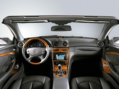 Mercedes-Benz CLK-Class Cabriolet. Выпускается с 2002 года. Четыре базовые комплектации. Цены от 2 565 200 до 3 876 400 руб.Двигатель от 1.8 до 5.5, бензиновый. Привод задний. КПП: механическая и автоматическая.