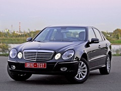 Mercedes-Benz E-Class Saloon. Выпускается с 2002 года. Восемь базовых комплектаций. Цены от 1 993 200 до 3 405 600 руб.Двигатель от 1.8 до 5.5, бензиновый. Привод задний и полный. КПП: механическая и автоматическая.