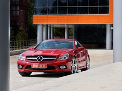 Mercedes-Benz SL (2001). Выпускается с 2001 года. Три базовые комплектации. Цены от 4 600 000 до 8 700 000 руб.Двигатель от 3.5 до 5.5, бензиновый. Привод задний. КПП: автоматическая.