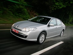 Renault Laguna Hatchback. Выпускается с 2007 года. Одна базовая комплектация. Цена 980 000 руб.Двигатель 2.0, бензиновый. Привод передний. КПП: автоматическая.