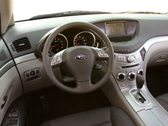 Subaru Tribeca. Выпускается с 2005 года. Две базовые комплектации. Цены от 2 114 300 до 2 219 500 руб.Двигатель 3.6, бензиновый. Привод полный. КПП: автоматическая.