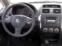 Suzuki SX4 Sedan. Выпускается с 2007 года. Четыре базовые комплектации. Цены от 619 000 до 719 000 руб.Двигатель 1.6, бензиновый. Привод передний. КПП: механическая и автоматическая.